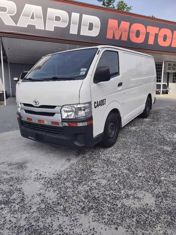 Toyota Hiace 2017