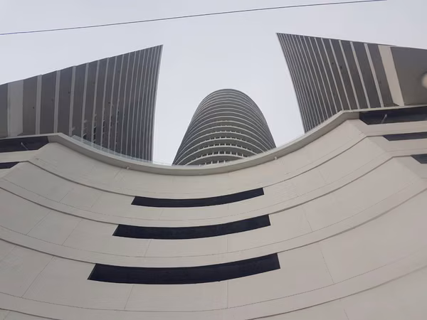 ALQUILER LOCAL COMERCIAL EN PLANTA BAJA A PASOS DE LA 5 DE MAYO