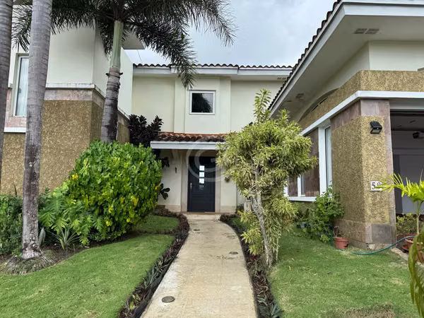 Venta Casa Tucán Villa Club de Golf
