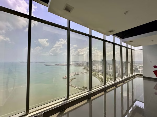 Se Alquila Oficina de 1,417m2 en Torre BICSA, Avenida  Balboa
