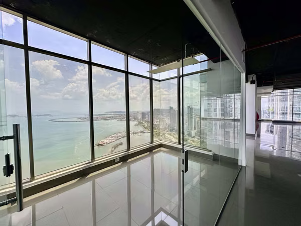 Se Alquila Oficina de 1,417m2 en Torre BICSA, Avenida  Balboa