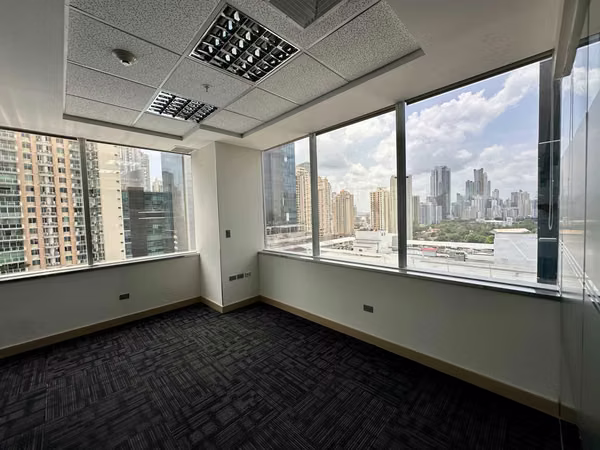 Se Alquila Oficina de 1,174 m2 en Torres de Las Americas, Punta Pacifica