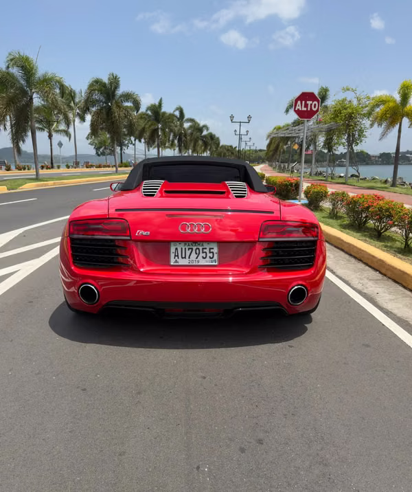 Audi R8 Spyder 2015