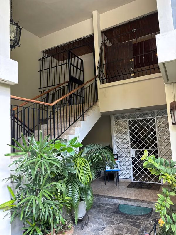 Se vende Terreno con edificio de 3 niveles en LA CRESTA OV