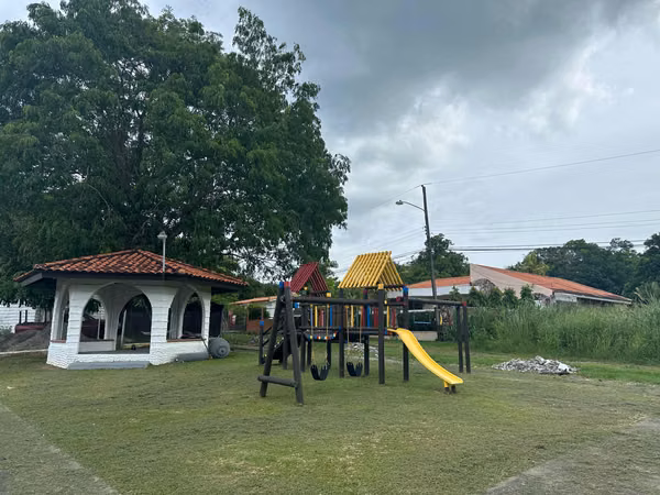 VENTA LOTE EN CORONADO – PASEO DE LAS CRUCES, PARCELA EL GOLF