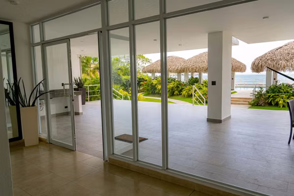 SPECTACULAR 4-BEDROOM OCEANFRONT APARTMENT IN FARALLON, PANAMA