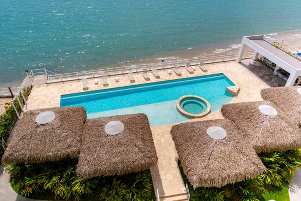 SPECTACULAR 4-BEDROOM OCEANFRONT APARTMENT IN FARALLON, PANAMA