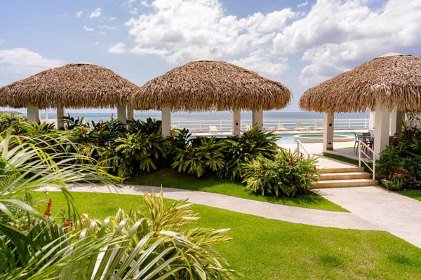 SPECTACULAR 4-BEDROOM OCEANFRONT APARTMENT IN FARALLON, PANAMA
