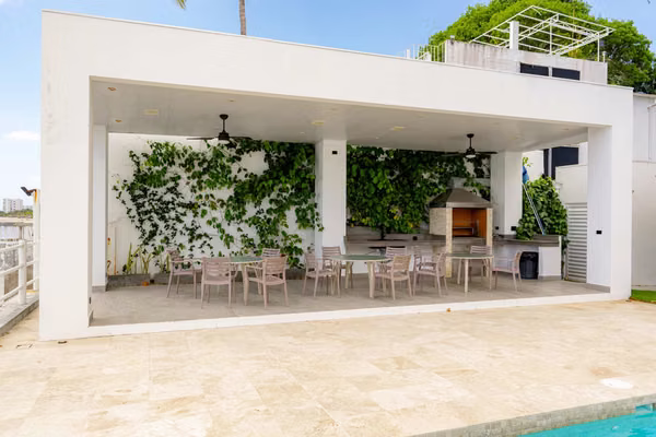 SPECTACULAR 4-BEDROOM OCEANFRONT APARTMENT IN FARALLON, PANAMA