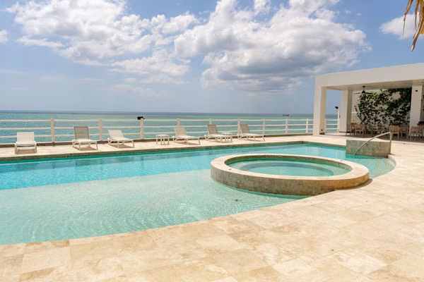 SPECTACULAR 4-BEDROOM OCEANFRONT APARTMENT IN FARALLON, PANAMA