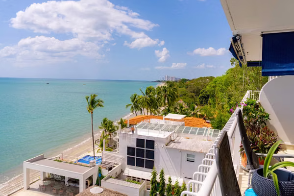 SPECTACULAR 4-BEDROOM OCEANFRONT APARTMENT IN FARALLON, PANAMA