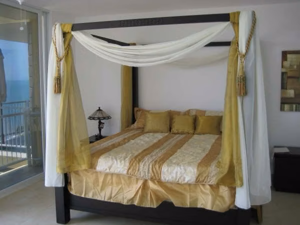 SPECTACULAR 4-BEDROOM OCEANFRONT APARTMENT IN FARALLON, PANAMA