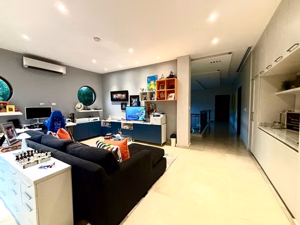 For Sale: House in Senderos de Camino de Cruces, Los Senderos