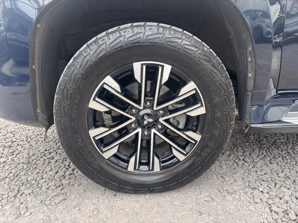 MITSUBISHI MONTERO SPORT