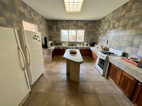 BOAT TIP HOUSE FOR SALE