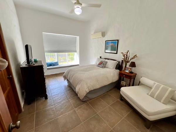 BOAT TIP HOUSE FOR SALE