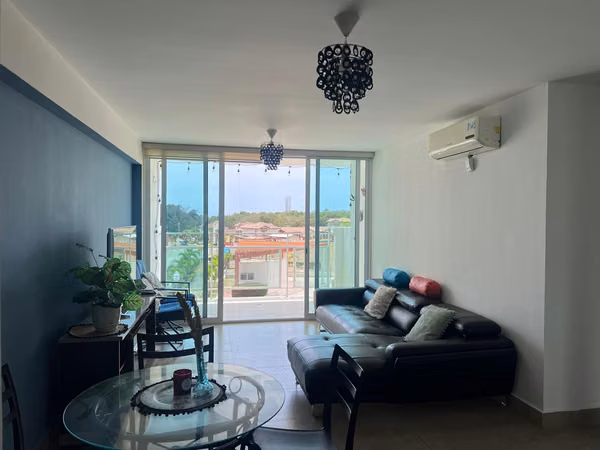 2 Bedroom/2 Fontenella apartment bath located in San Carlos