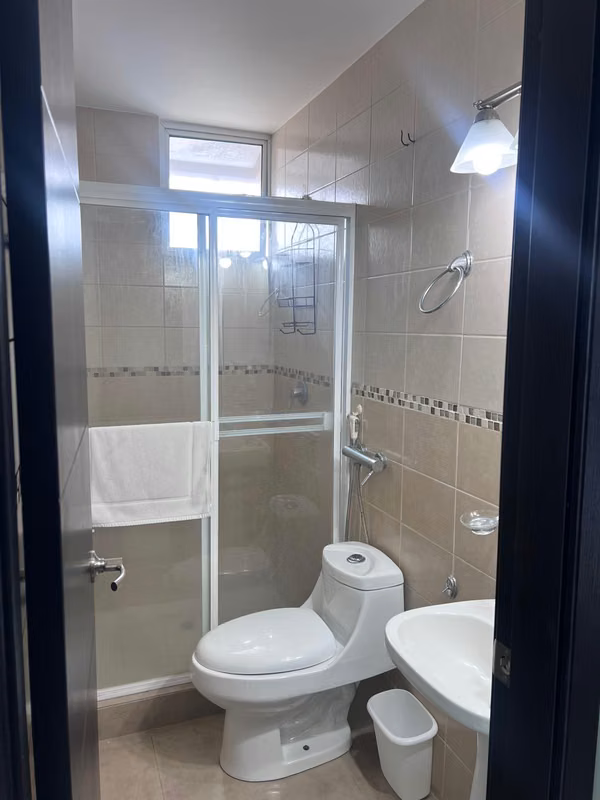 2 Bedroom/2 Fontenella apartment bath located in San Carlos