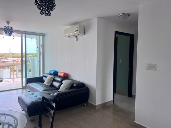 2 Bedroom/2 Fontenella apartment bath located in San Carlos