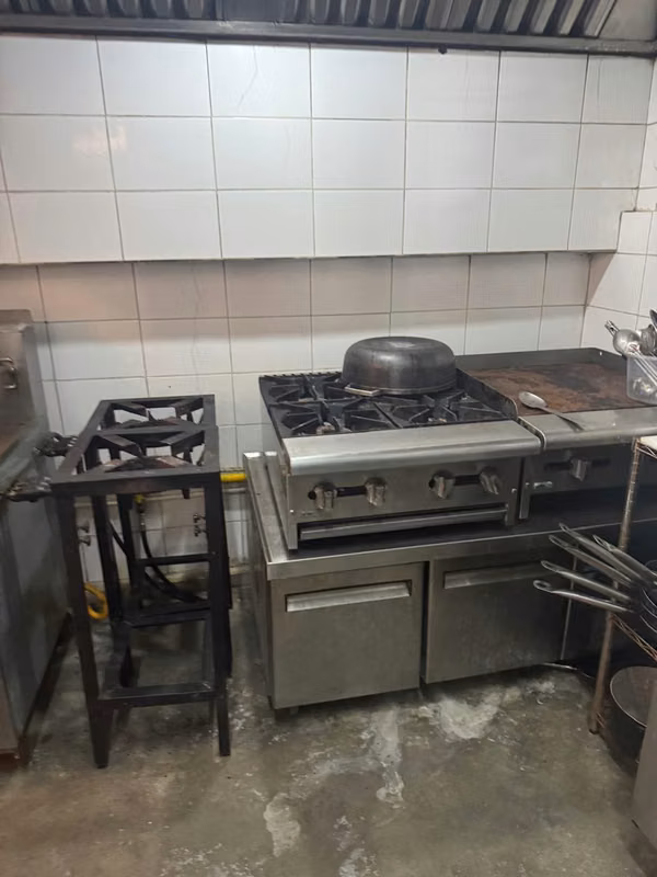 3-STORY BUILDING FOR SALE IN CASCO VIEJO
