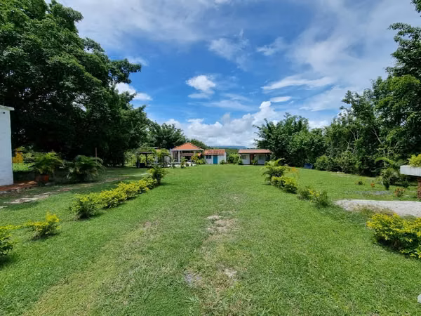 Complejo Privado de 3 Casas con Piscina en Coronado