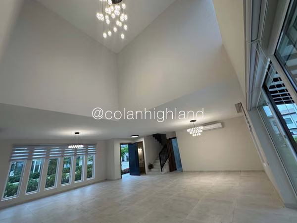 Venta Casa Unifamiliar de 688.38 m2 de Terreno en The Woods, Santa Maria
