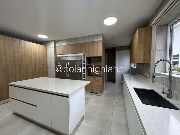 Venta Casa Unifamiliar de 688.38 m2 de Terreno en The Woods, Santa Maria