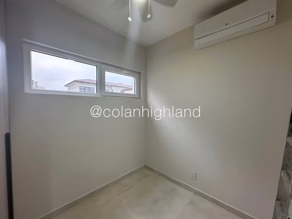 Venta Casa Unifamiliar de 688.38 m2 de Terreno en The Woods, Santa Maria