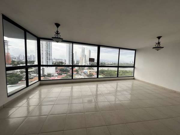 Apartment for Sale – Coco Palace, Coco del Mar