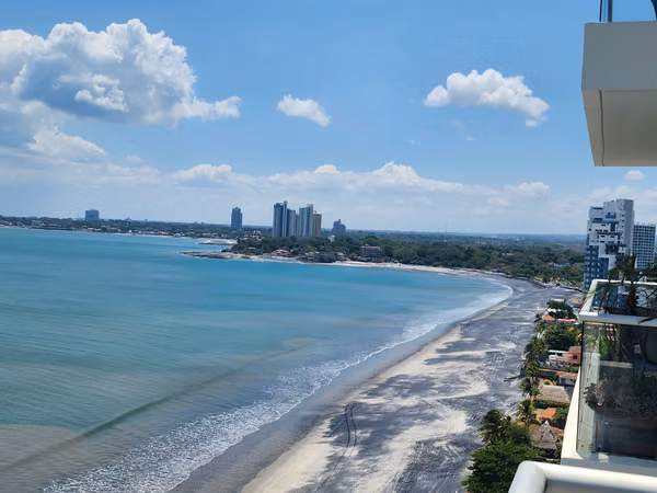 Beach Front 4 Bed Condo - Biltmore