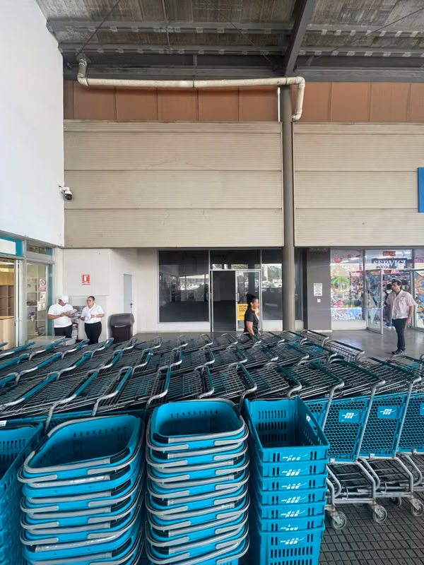 PLAZA NUEVO TOCUMEN ALQUILO LOCAL 141 M2 PLANTA BAJA $2,850