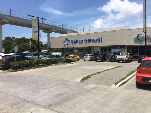 PLAZA NUEVO TOCUMEN ALQUILO LOCAL 141 M2 PLANTA BAJA $2,850