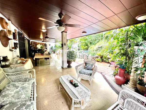 Vendo Casa de 3 niveles en Hato Pintado