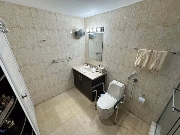 HOUSE FOR SALE IN EL BOSQUE URBANIZATION