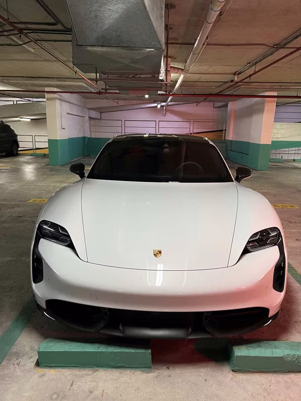 PORSCHE TYCAN GTS 2022