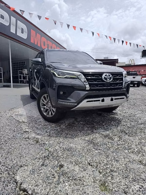TOYOTA FORTUNER 2023