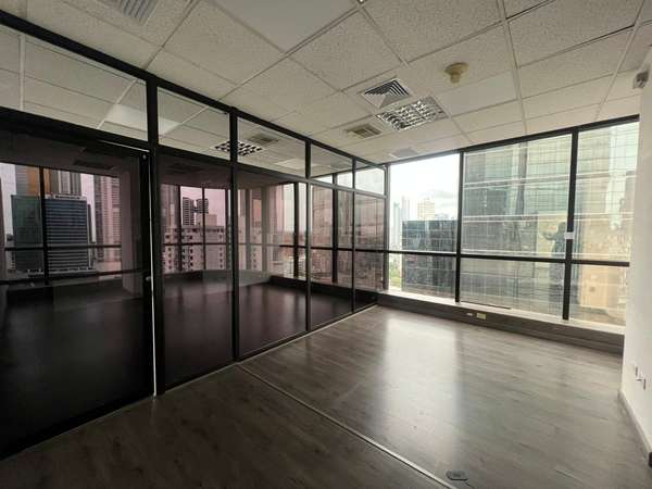 Bank-Repossessed Office for Sale – 164 m² – PH Plaza Banco General, Obarrio