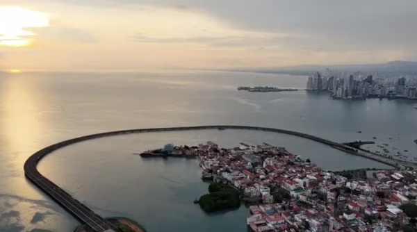 For Sale commercial/retail space in Casco Viejo