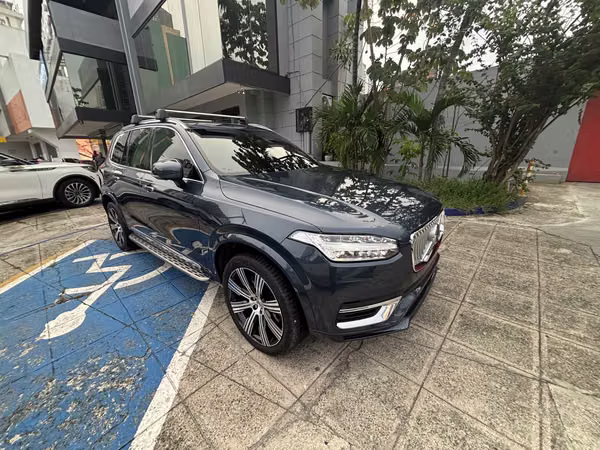 VOLVO XC90 T8 AWD