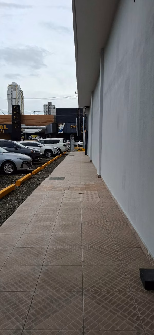 Vista Hermosa Alquilo Oficina en Planta Baja