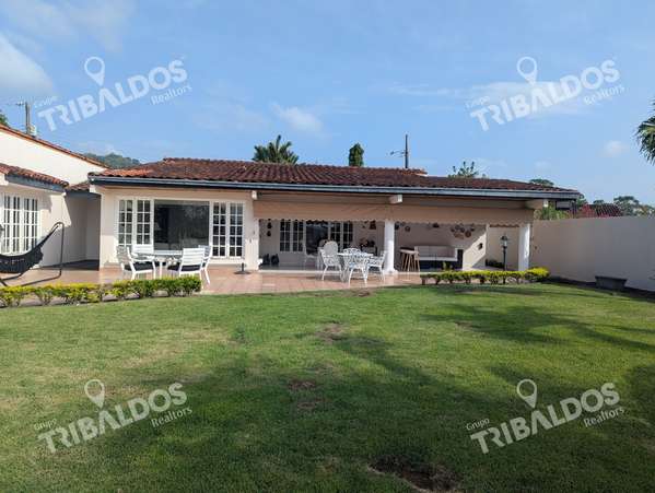 VENTA DE CASA EN LAS CUMBRES, LA MESETA