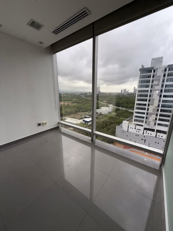 Oficina aprox 60m en la Torre Aseguradora Ancón Costa del Este