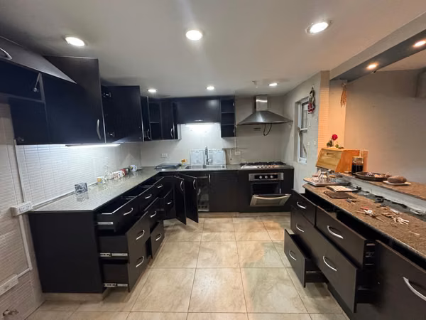VILLA FUENTES 2, Unifamiliar behind Pricesmart - 389 sqm + 3 parking
