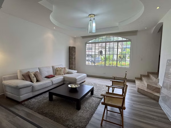 Vendo Espaciosa Residencia en Costa del Este - Costa Azul