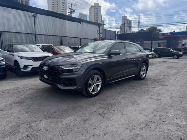 AUDI Q8 2019