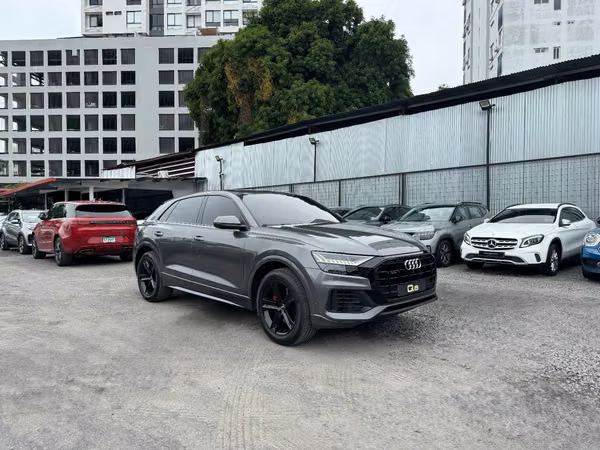 AUDI Q8 2019