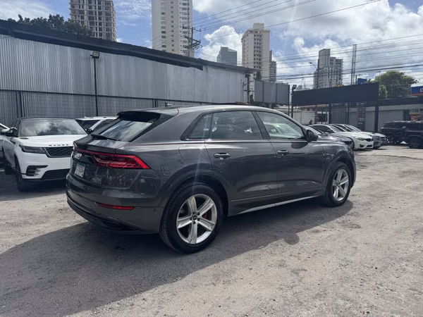 AUDI Q8 2019