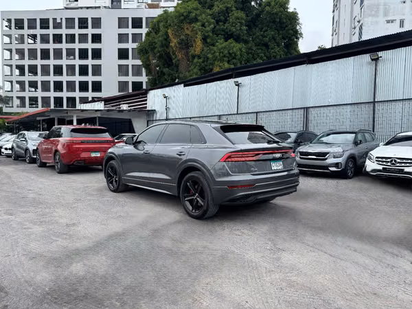 AUDI Q8 2019
