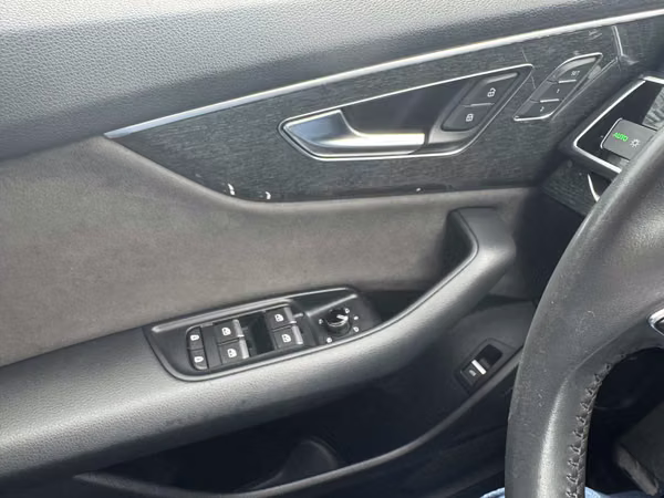 AUDI Q8 2019