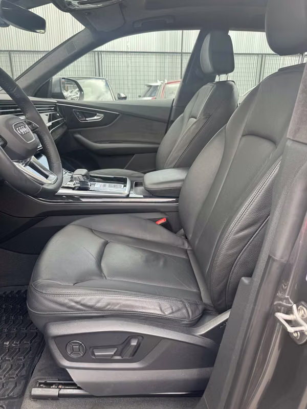 AUDI Q8 2019
